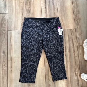 Athleta XL NWT crop leggings
